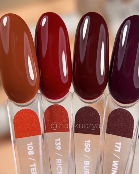 NAILSOFTHEDAY Amethyst Gel Polish – głęboki śliwkowy lakier hybrydowy o chłodnym odcieniu, 10 ml