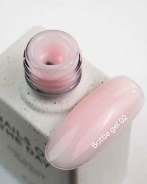 NAILSOFTHEDAY Bottle gel 02 – блідно-рожевий гель для зміцнення та ремонтів, 10 мл