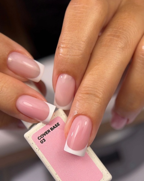 NAILSOFTHEDAY Cover base NEW 03 - półprzezroczysta delikatno-brzoskwiniowa baza hybrydowa, 10 ml