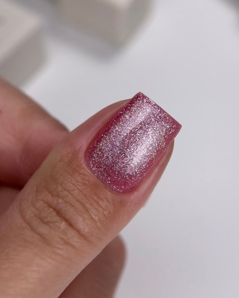 NAILSOFTHEDAY Cat Eye Gel Polish 02 – różowy lakier hybrydowy z efektem "kocie oko", 6 ml