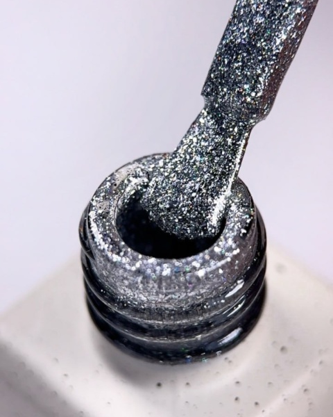 NAILSOFTHEDAY Color of the Month December 2025 Superhumans – srebrny lakier hybrydowy z efektem flash, 6 ml