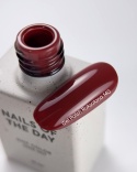 NAILSOFTHEDAY Roksolana Gel Polish – przygaszony czerwony lakier hybrydowy, 10 ml