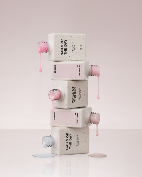 NAILSOFTHEDAY Bottle gel 46 - jasnoróżowy ze srebrną drobinką żel do wzmocnienia paznokci, 10 ml