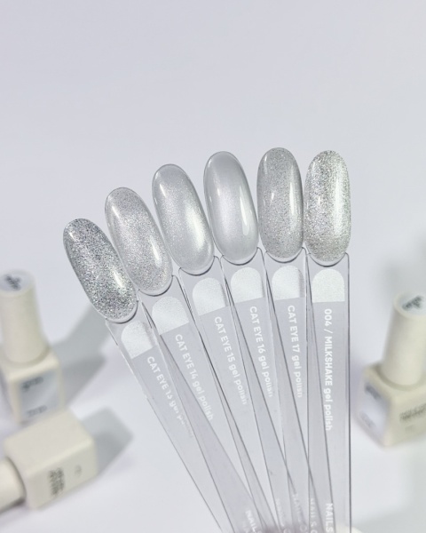 NAILSOFTHEDAY Milkshake - mleczny lakier hybrydowy ze srebrną odblaskową drobinką, 10 ml